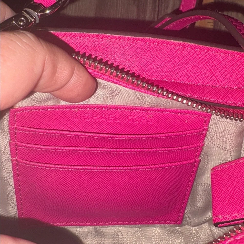 Michael Kors Fuchsia Leather Small Selma Crossbody Bag NWOT - Picture 8 of 8